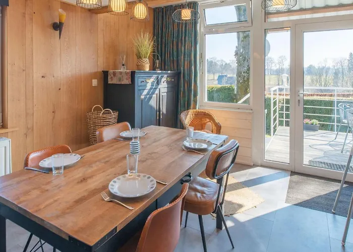 Charming Near Robertville